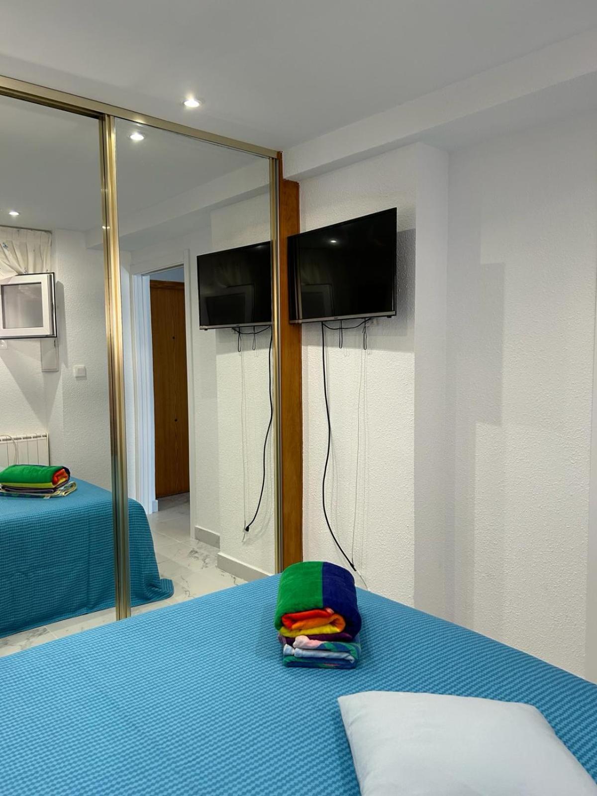 Splendido Appartamento Fronte Mare Vista Spiaggia - Prima Linea Mare تورّيفيِخا المظهر الخارجي الصورة